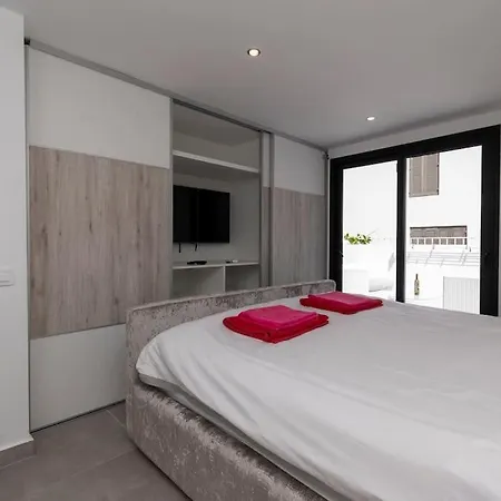 Villa Modern 3 Bedroom With Hot Tub In Costa Adeje (Tenerife)